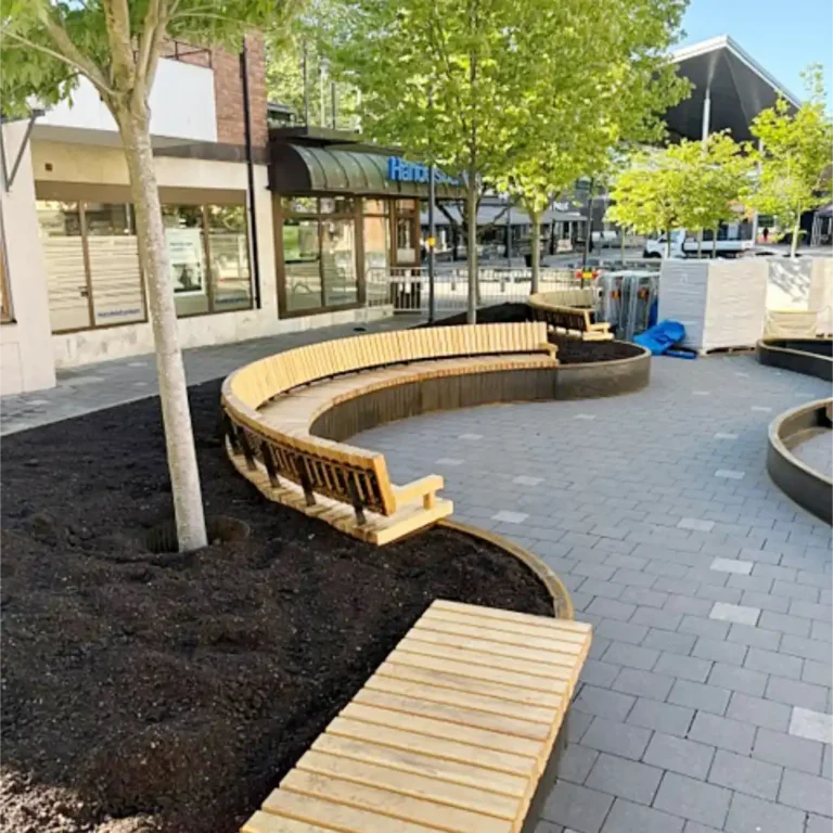 l-stöd i corten med sittbänk