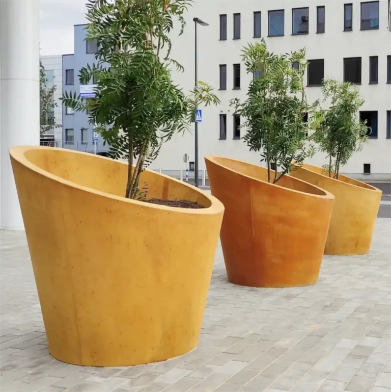 planteringskärl i betong i konisk form