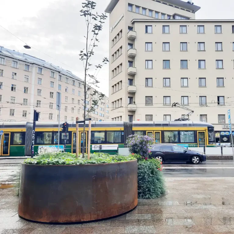 planteringskärl i corten för träd