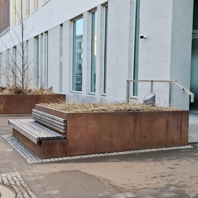 Projekt i Oulu planteringsbädd i corten