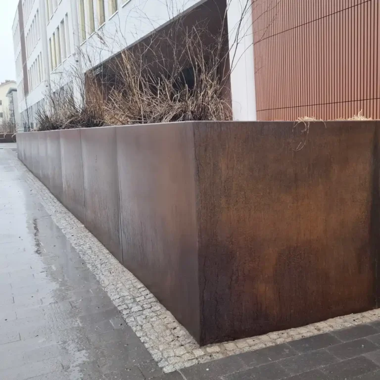 Projekt i Oulu planteringsbädd i corten