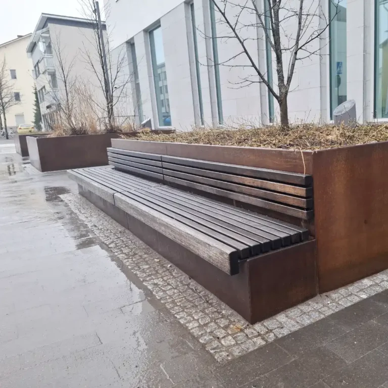 Projekt i Oulu planteringsbädd i corten