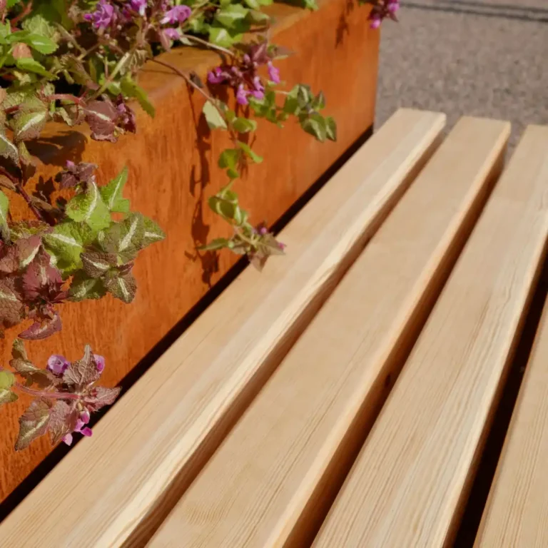 corten och kärnfuru