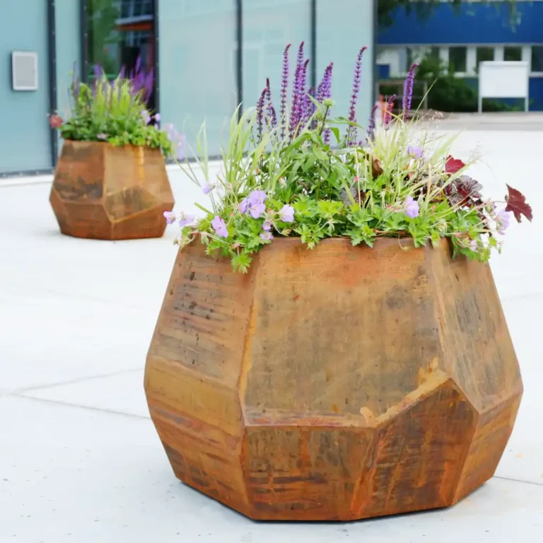 green city planter karosta